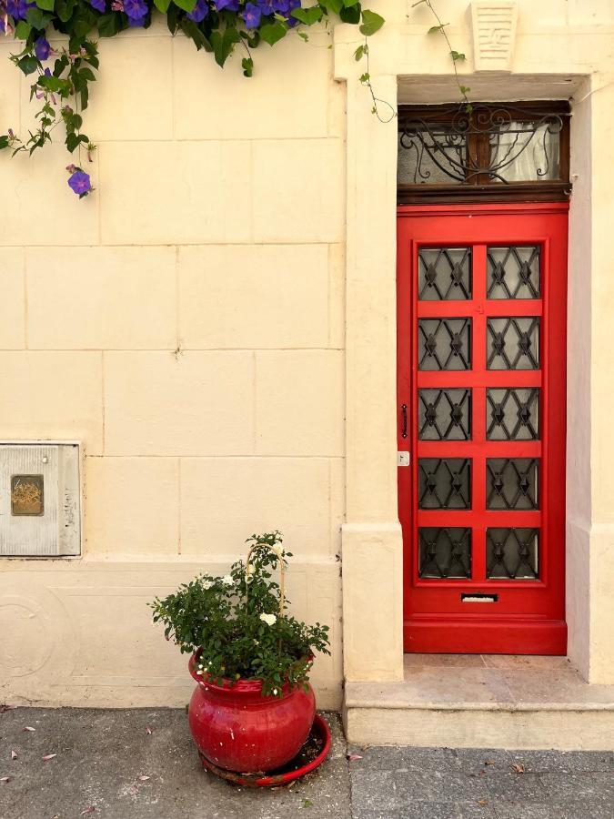 Le Donjon De La Roquette Daire Arles Dış mekan fotoğraf