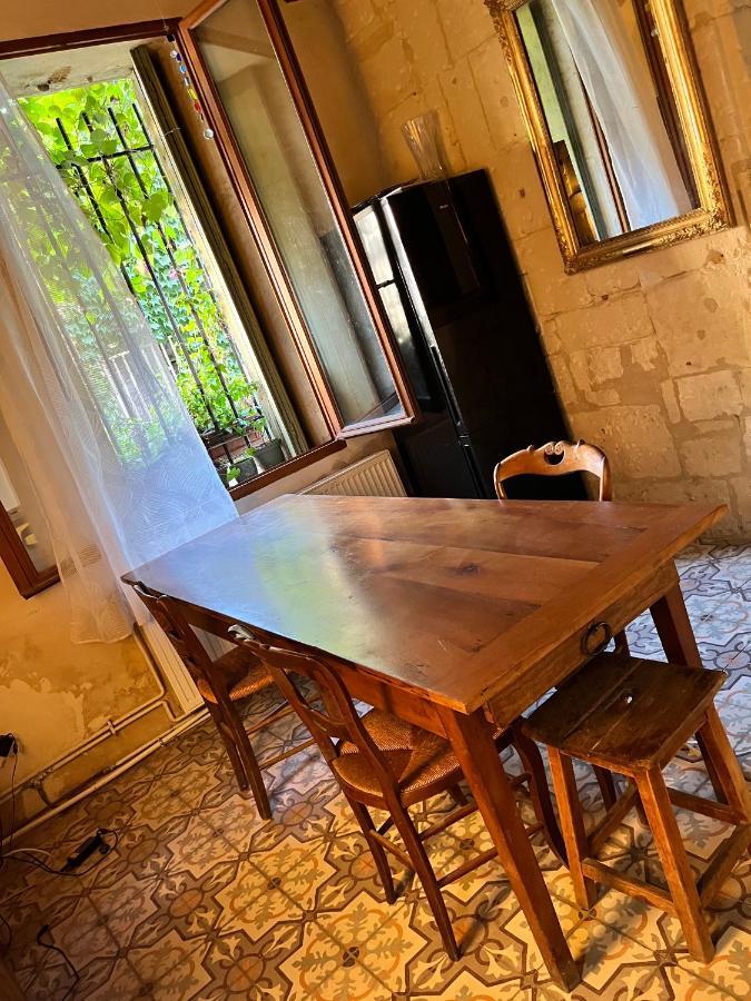 Le Donjon De La Roquette Daire Arles Dış mekan fotoğraf